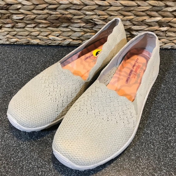 Skechers Cream and Gray Flats Sporty Slip-On Loafers - Size 9 - Picture 11 of 13